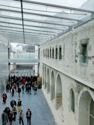 L'atrium du centre des congrès de Rennes