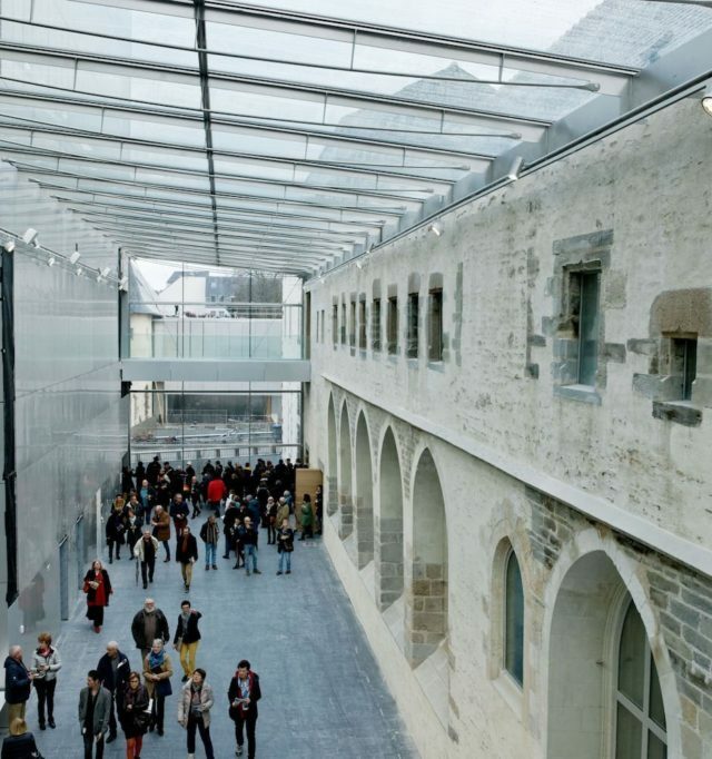 L'atrium du centre des congrès de Rennes